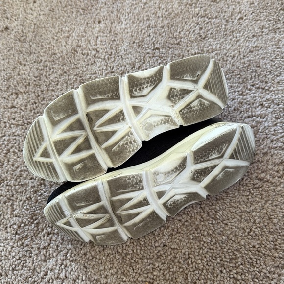 Valentino Queenie Logo Slip-On Sneakers - Picture 8 of 10